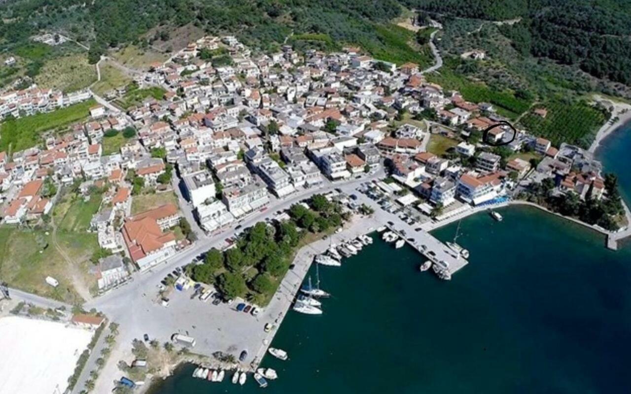 Sandy'S Apartment Epidaurus Exterior photo